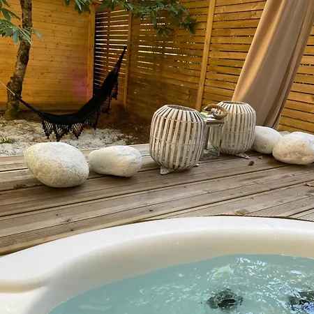 L'haute En Couleur Et Spas Couette-café
